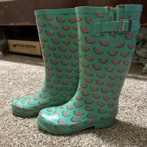 Chooka size 6 watermelon rain boots